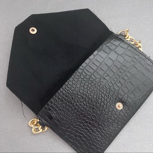 Black shoulder or belt bag/wallet with chain strap - Picture 4 of 9